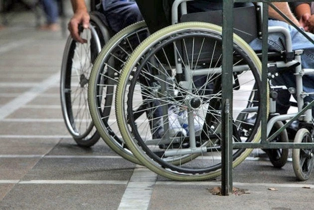 Στάση εργασίας ΓΣΕΕ και ΑΔΕΔΥ:  Στο πλευρό των ΑμΕΑ